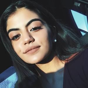 Meet your Posher, Alishba